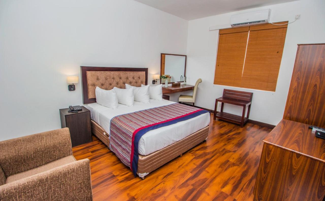 Pearl Royal Hotel, קולומבו מראה חיצוני תמונה